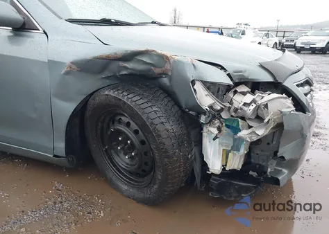 2011 Toyota Camry Le z USA, uszkodzony, nr VIN 4T1BF3EK4BU724591